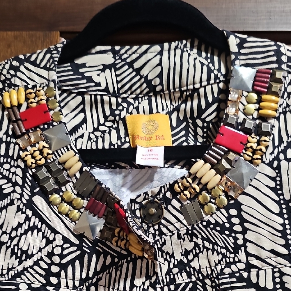 Ruby Rd. Black and Tan Patterned Blazer - Picture 2 of 3